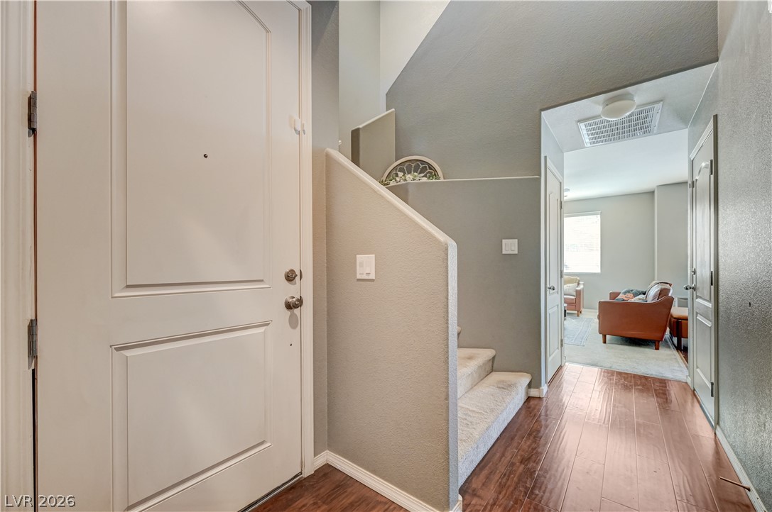 10641 Thor Mountain Lane Property Photo 5