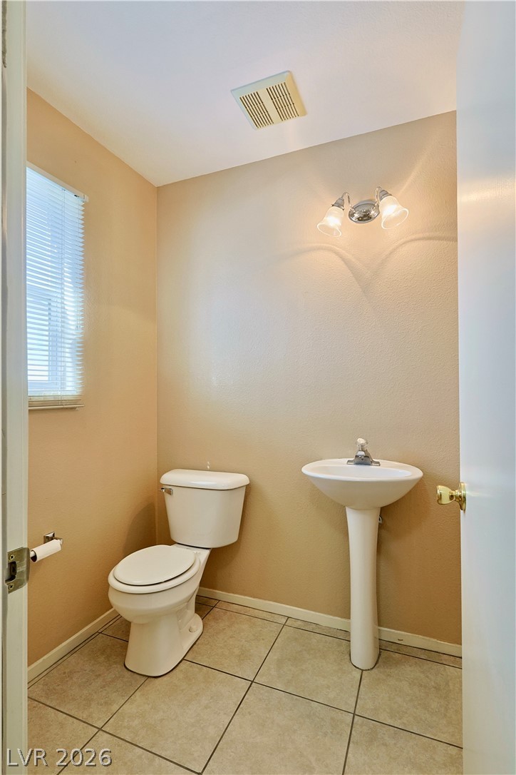 10048 Delicate Dew Street Property Photo 4