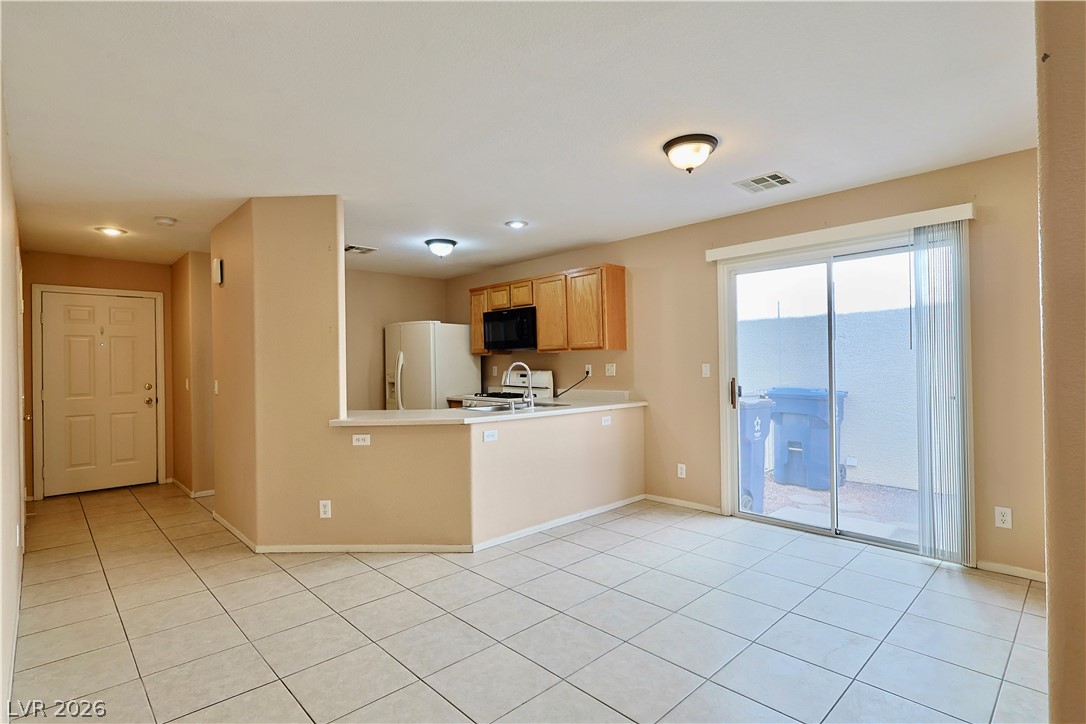10048 Delicate Dew Street Property Photo 7