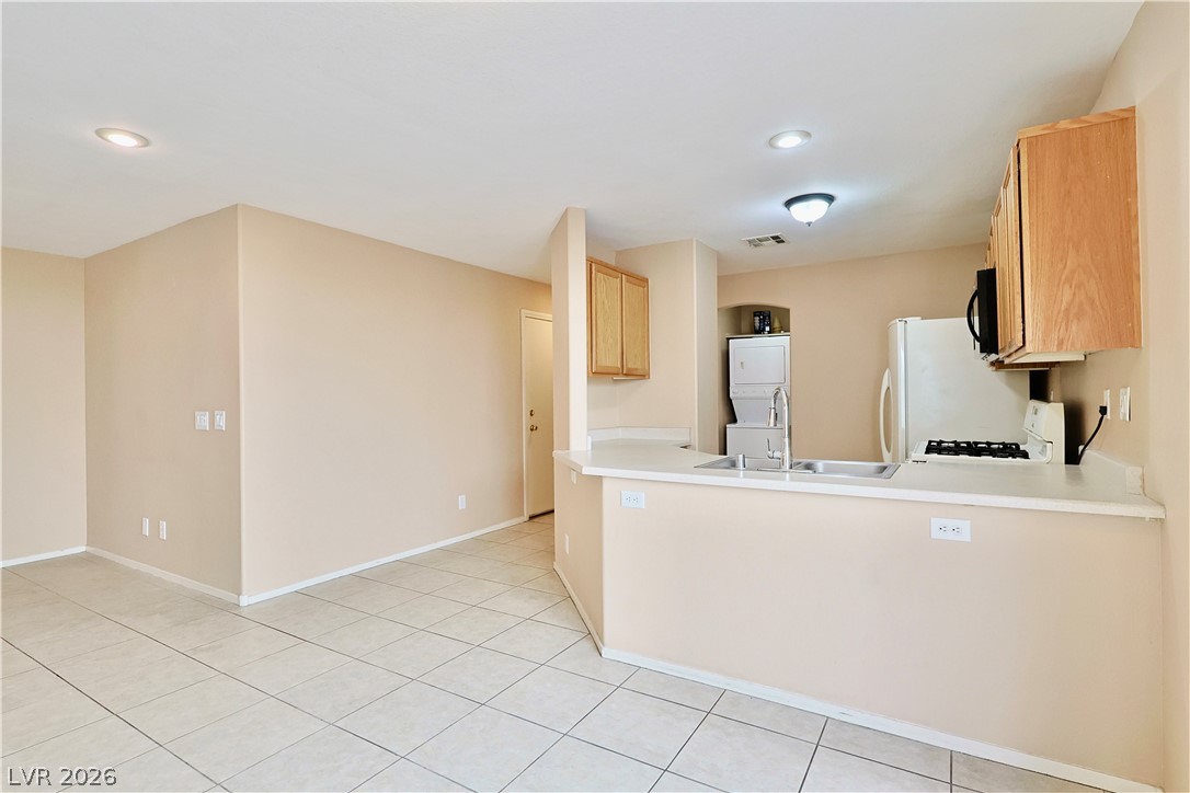10048 Delicate Dew Street Property Photo 8