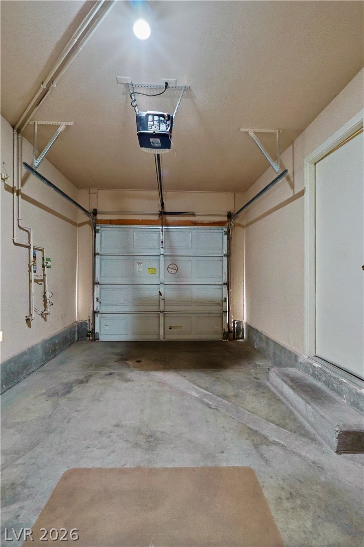 10048 Delicate Dew Street Property Photo 11