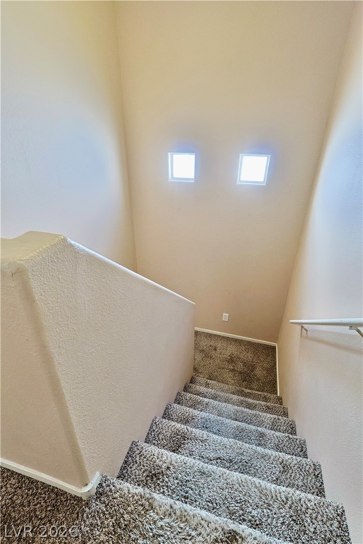 10048 Delicate Dew Street Property Photo 12