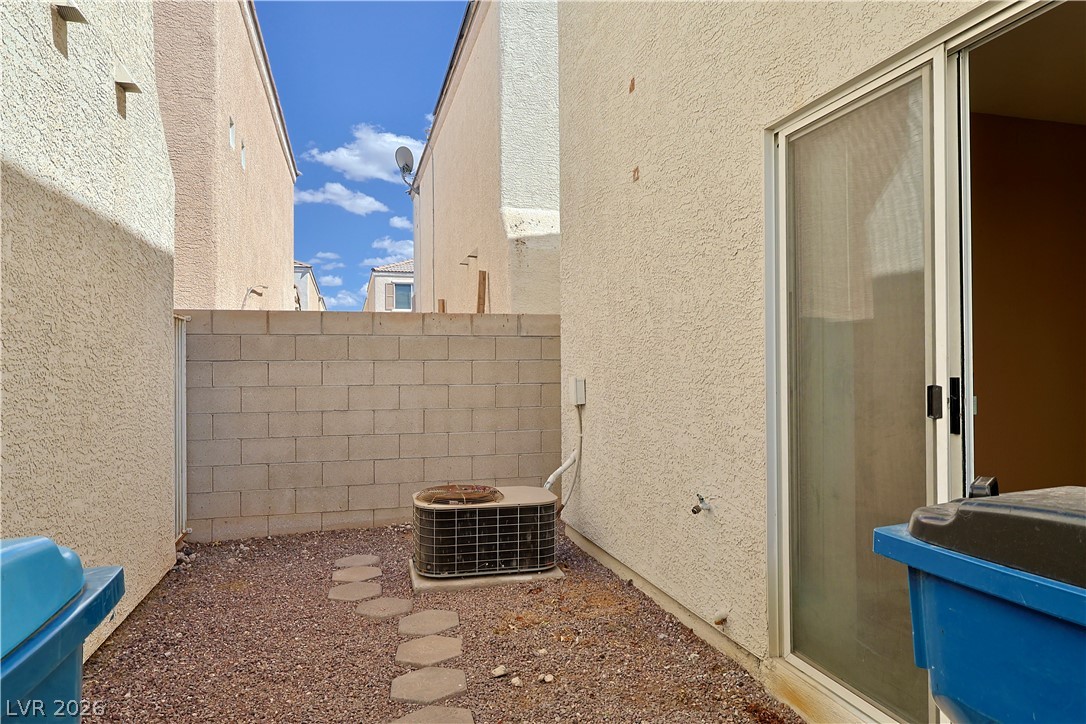 10048 Delicate Dew Street Property Photo 25