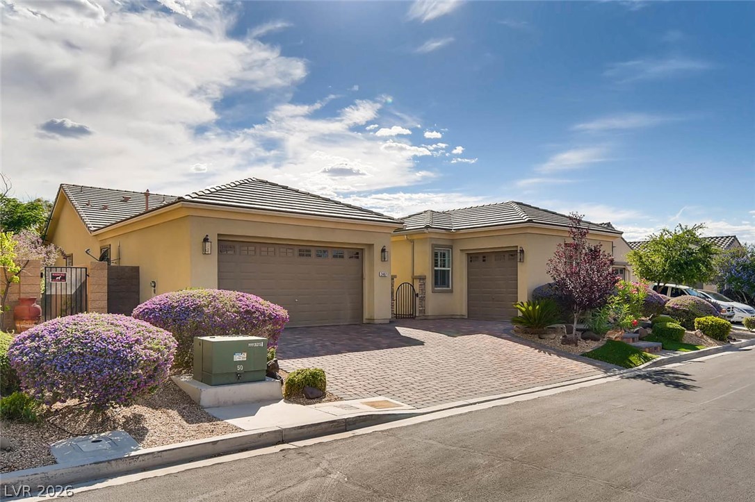 2467 Antrim Irish Drive Property Photo 1