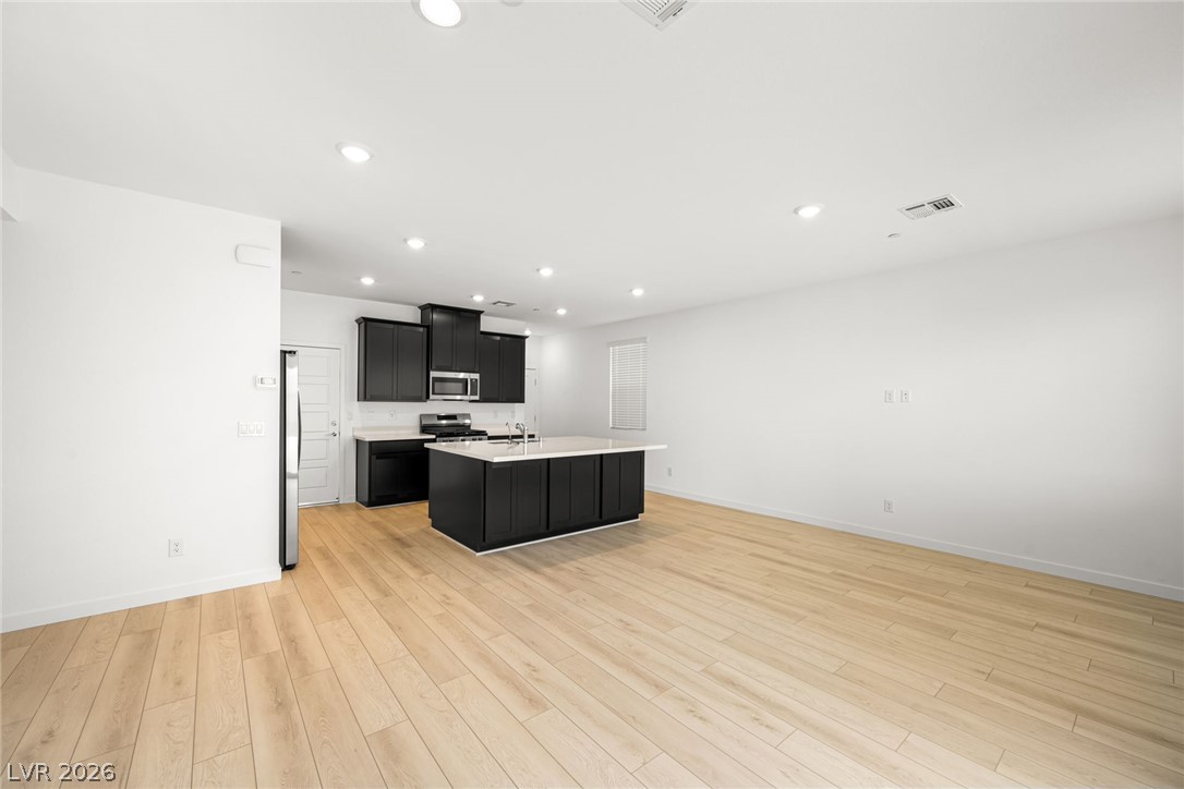 9568 Sagebrush Grove Street Property Photo 3