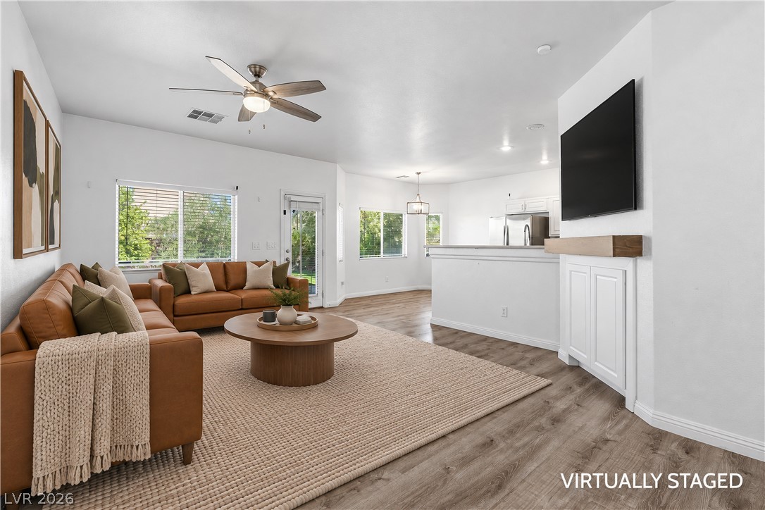 2204 Spartan View Court Property Photo 2