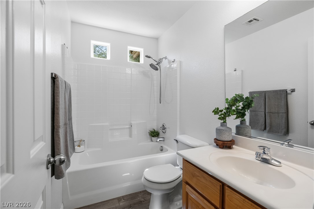 2204 Spartan View Court Property Photo 26
