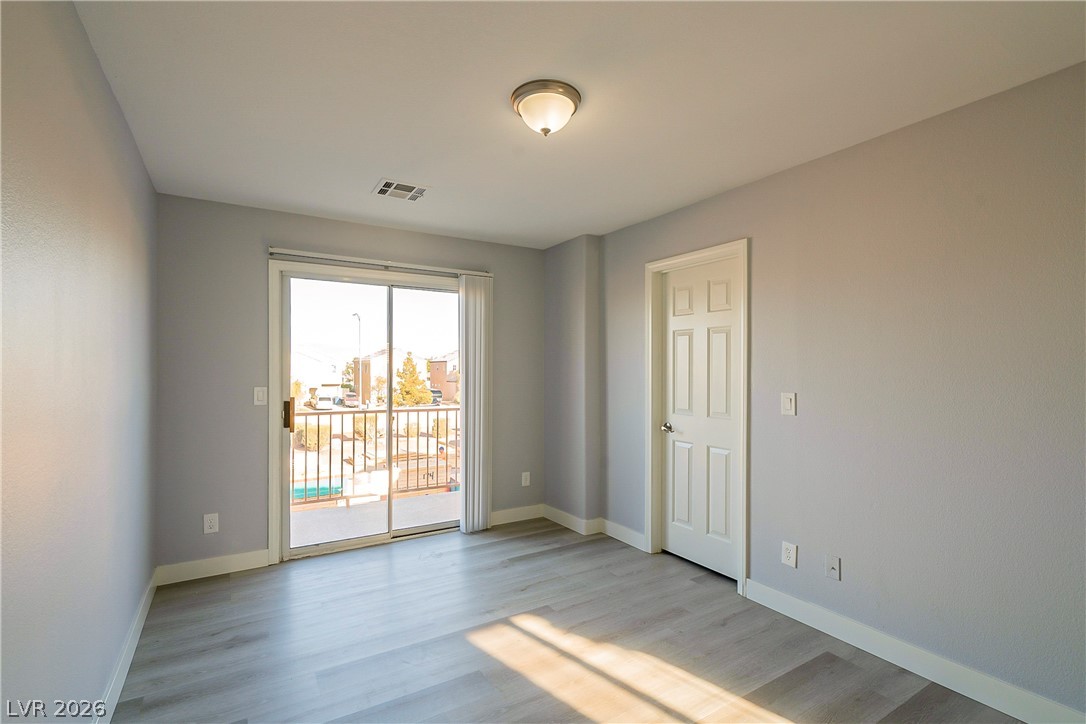 4052 Emerald Wood Street Property Photo 14