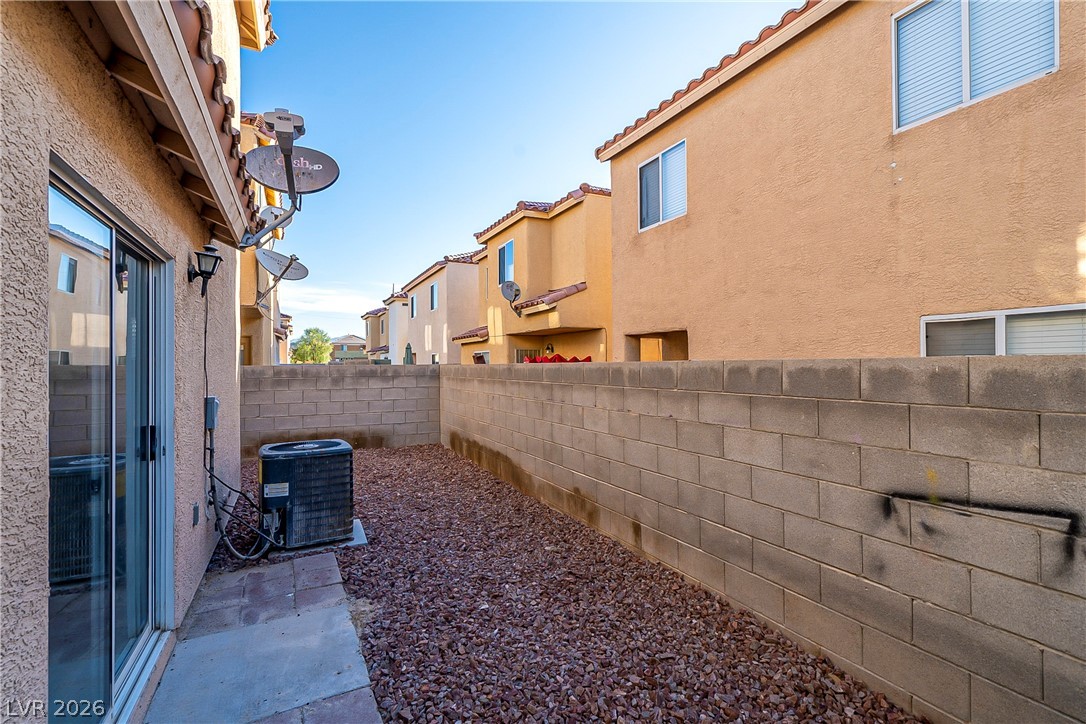 4052 Emerald Wood Street Property Photo 25