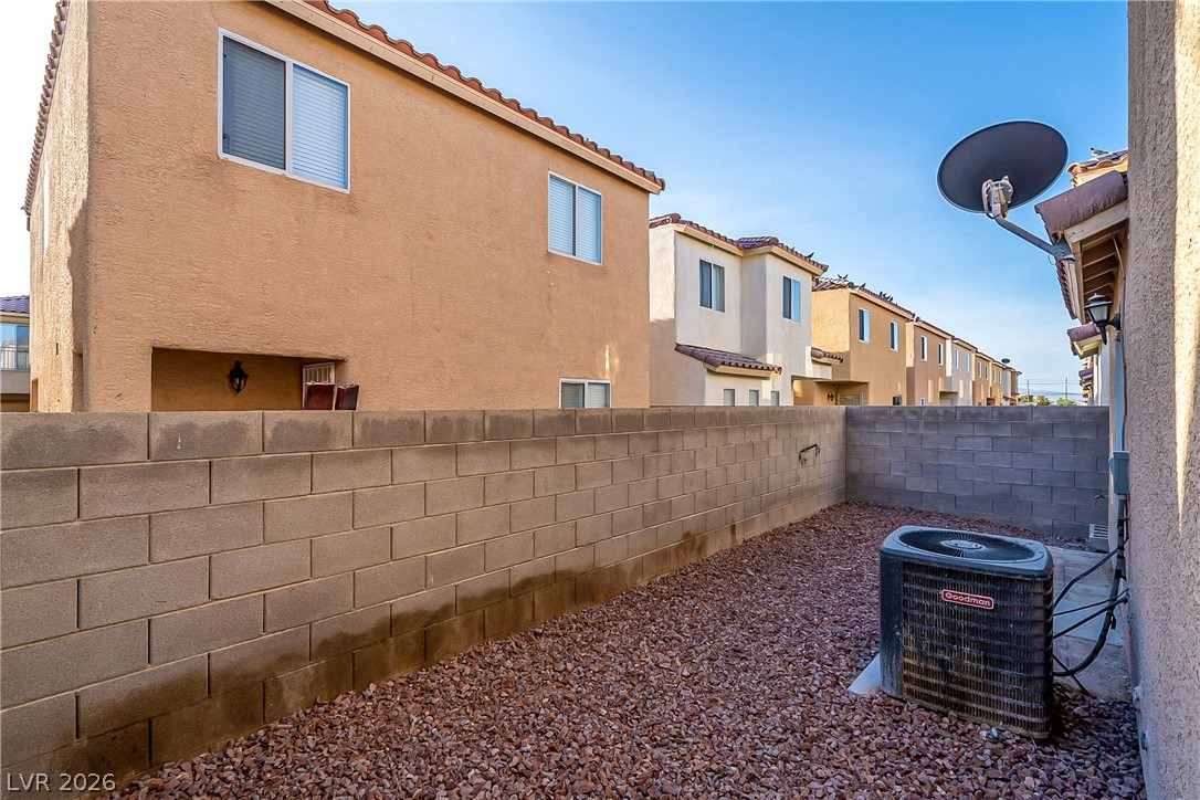 4052 Emerald Wood Street Property Photo 28