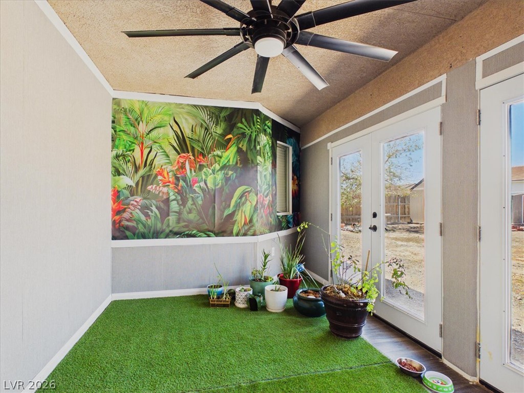 4970 Honey Locust Drive Property Photo 14