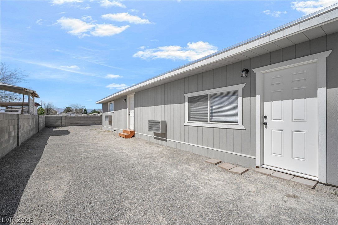 2233 Toiyabe Street Property Photo 6