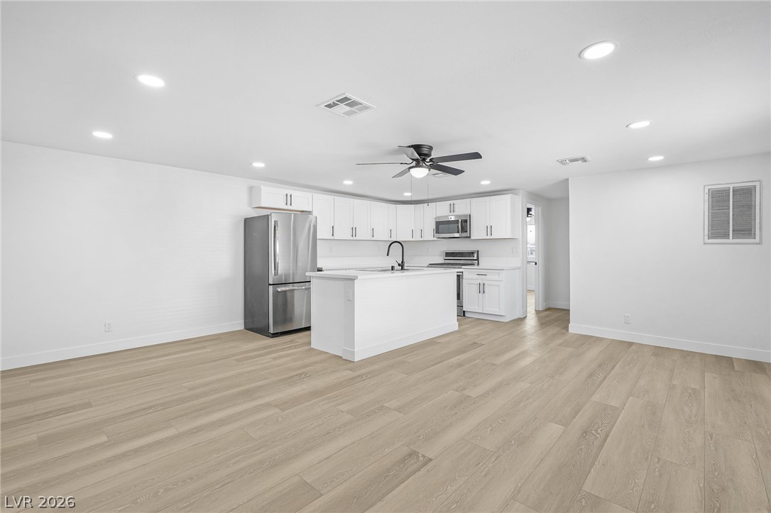 2233 Toiyabe Street Property Photo 8