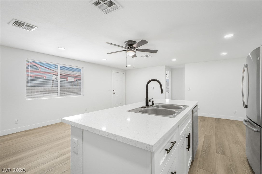 2233 Toiyabe Street Property Photo 10