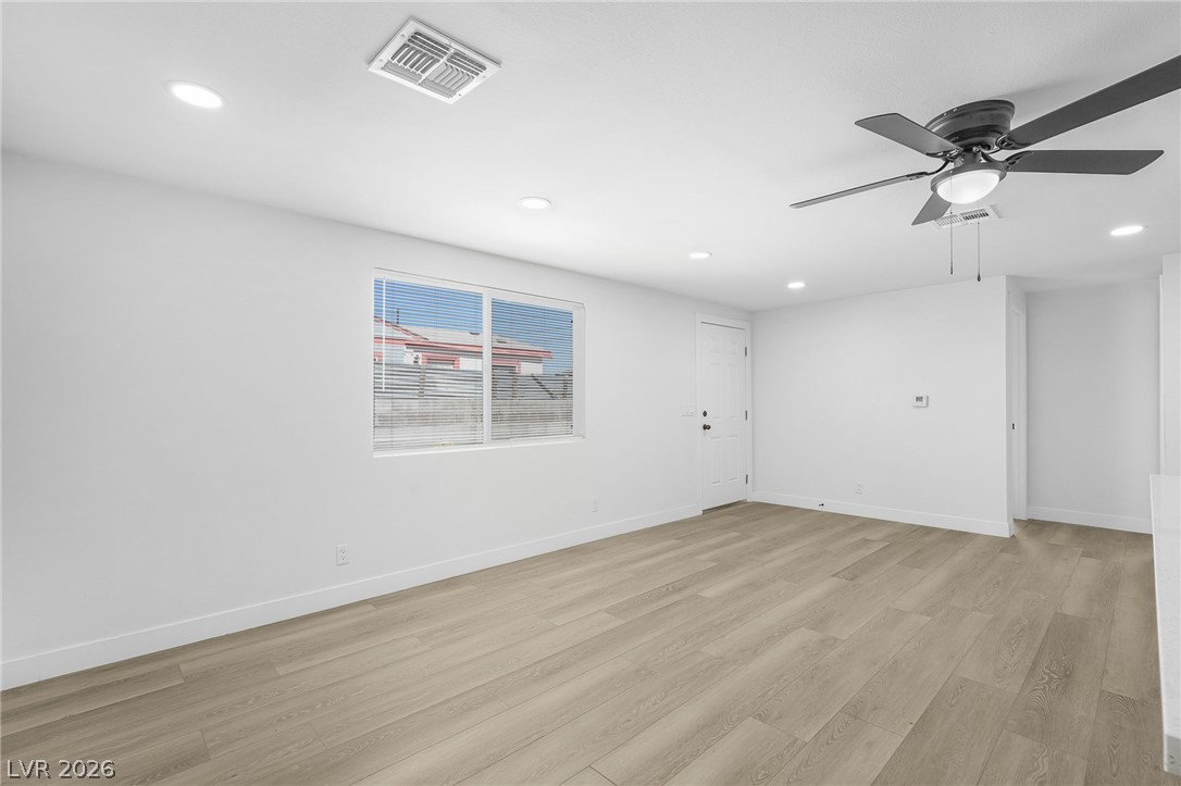 2233 Toiyabe Street Property Photo 11