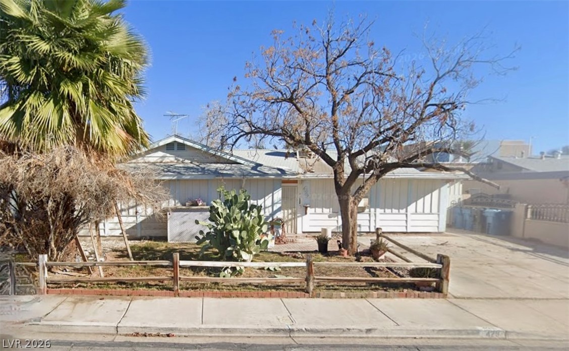 428 Bolsa Drive Property Photo 1