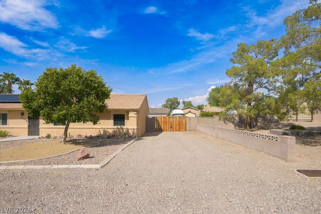 1560 Arabian Drive Property Photo 14