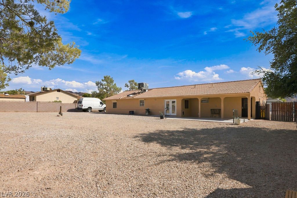 1560 Arabian Drive Property Photo 18