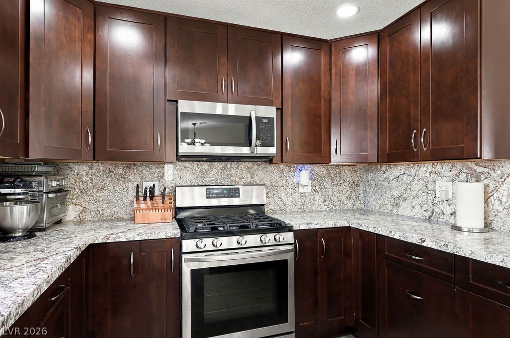 1560 Arabian Drive Property Photo 32