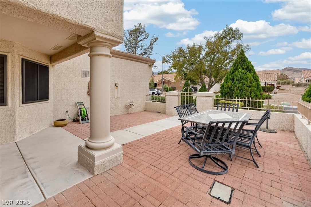 2632 Highvale Drive Property Photo 4