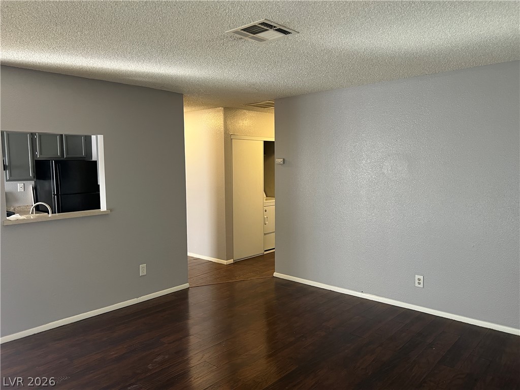2853 Wheelwright Drive B Property Photo 7