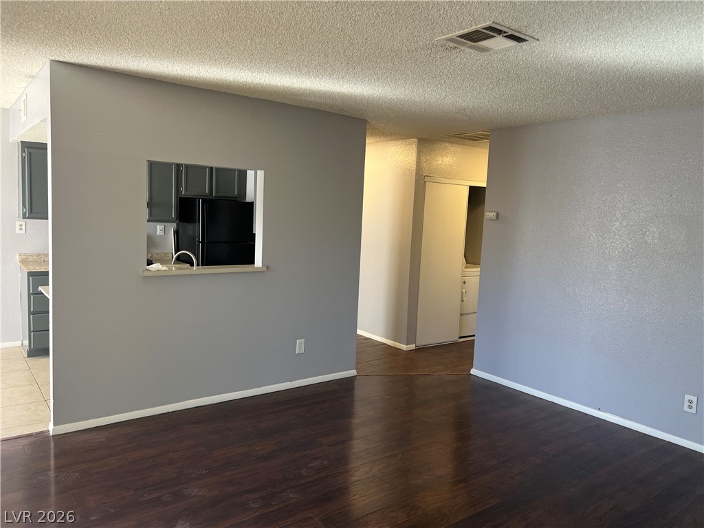 2853 Wheelwright Drive B Property Photo 9
