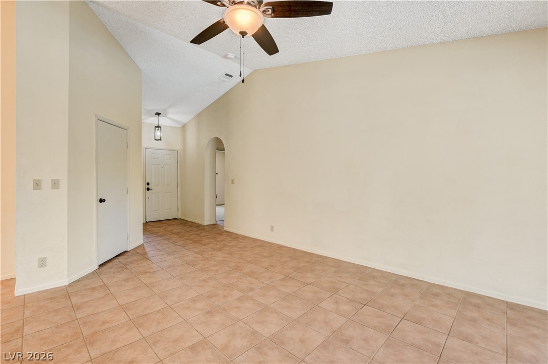 923 Chaps Circle Property Photo 33