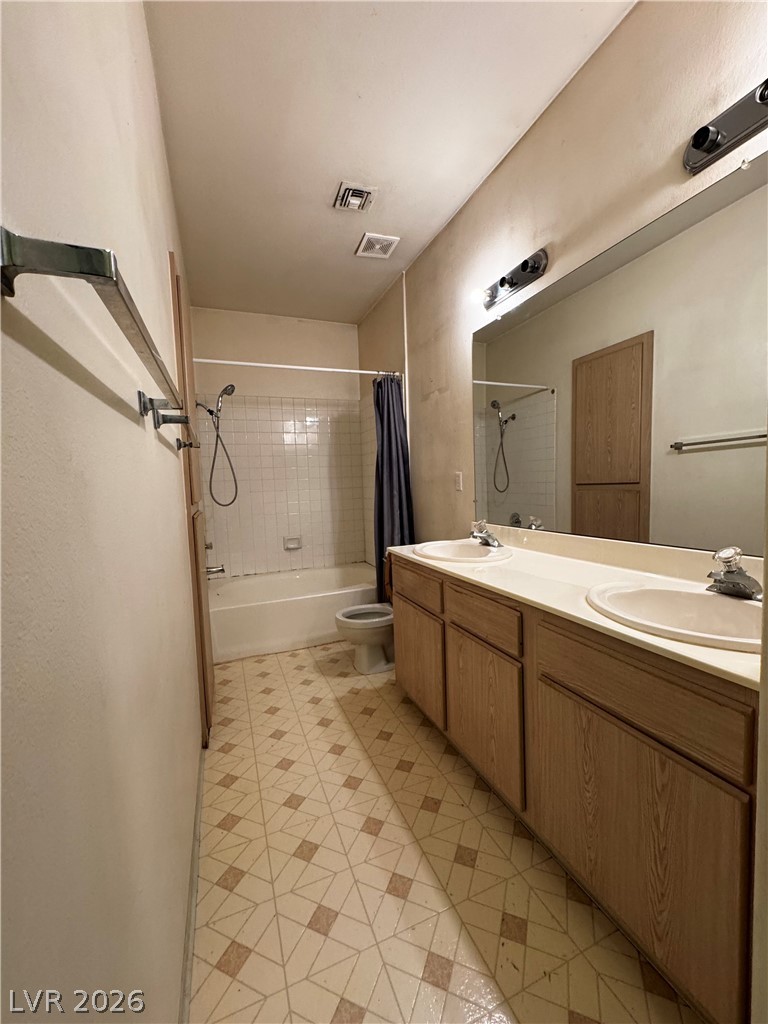 1900 North Torrey Pines Drive 101 Property Photo 21