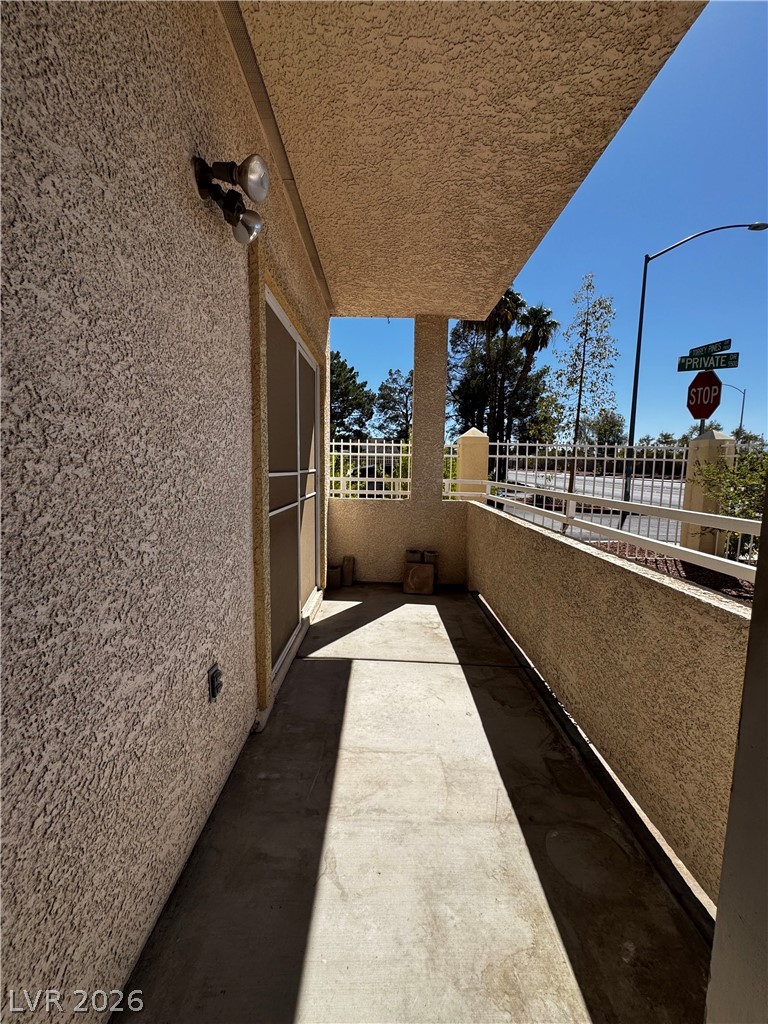 1900 North Torrey Pines Drive 101 Property Photo 23