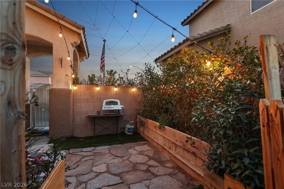 7066 Shimmering Avenue Property Photo 8