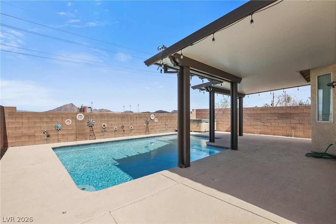 7066 Shimmering Avenue Property Photo 23