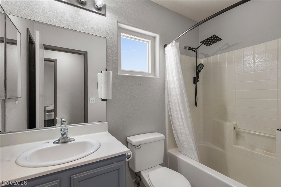 7066 Shimmering Avenue Property Photo 34