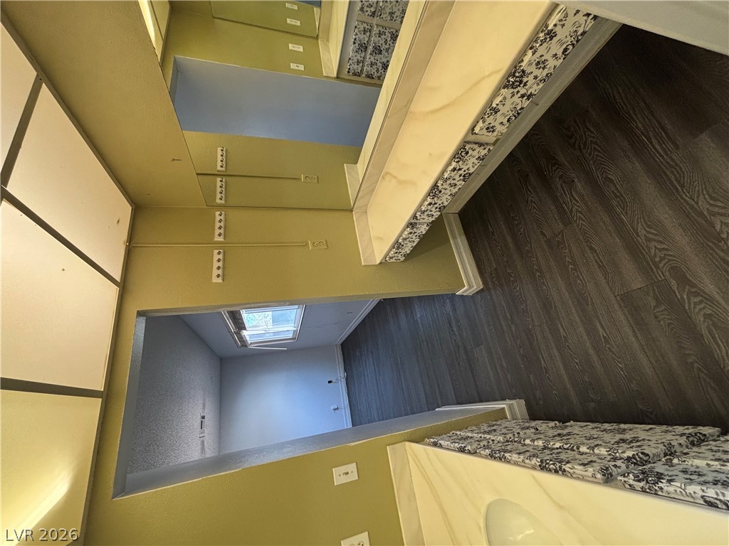 1664 Caliente Court Property Photo 32