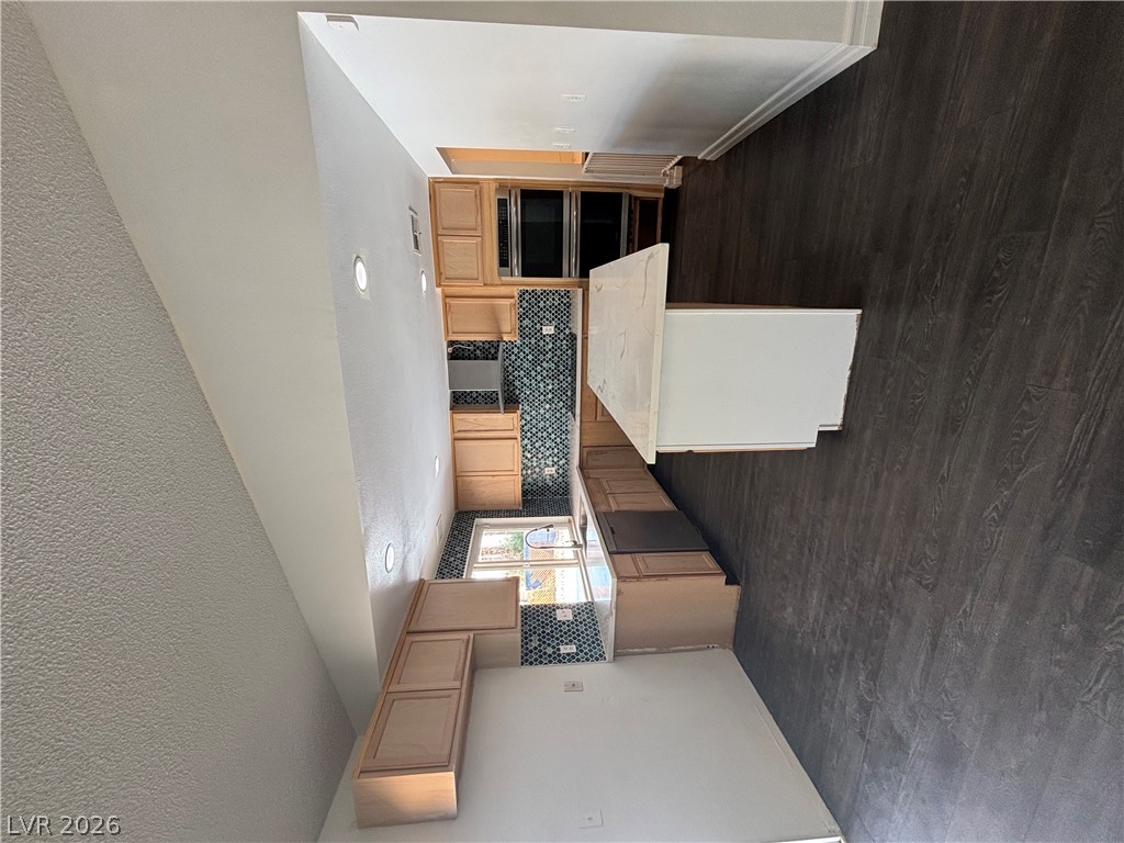 1664 Caliente Court Property Photo 35