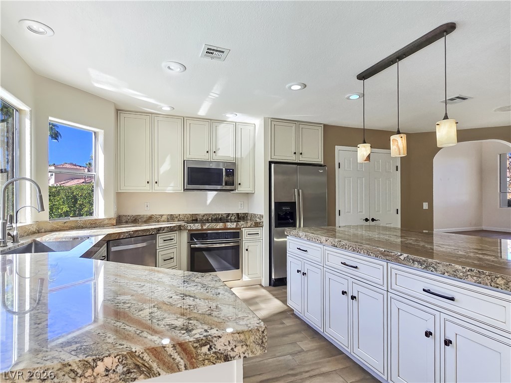 5205 Coral Glow Court Property Photo 10