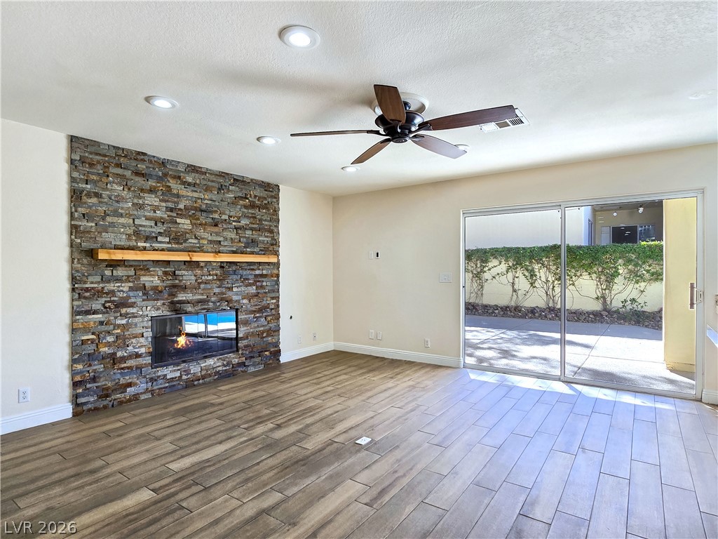5205 Coral Glow Court Property Photo 12