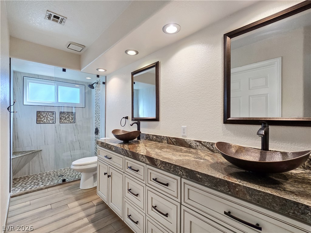 5205 Coral Glow Court Property Photo 13
