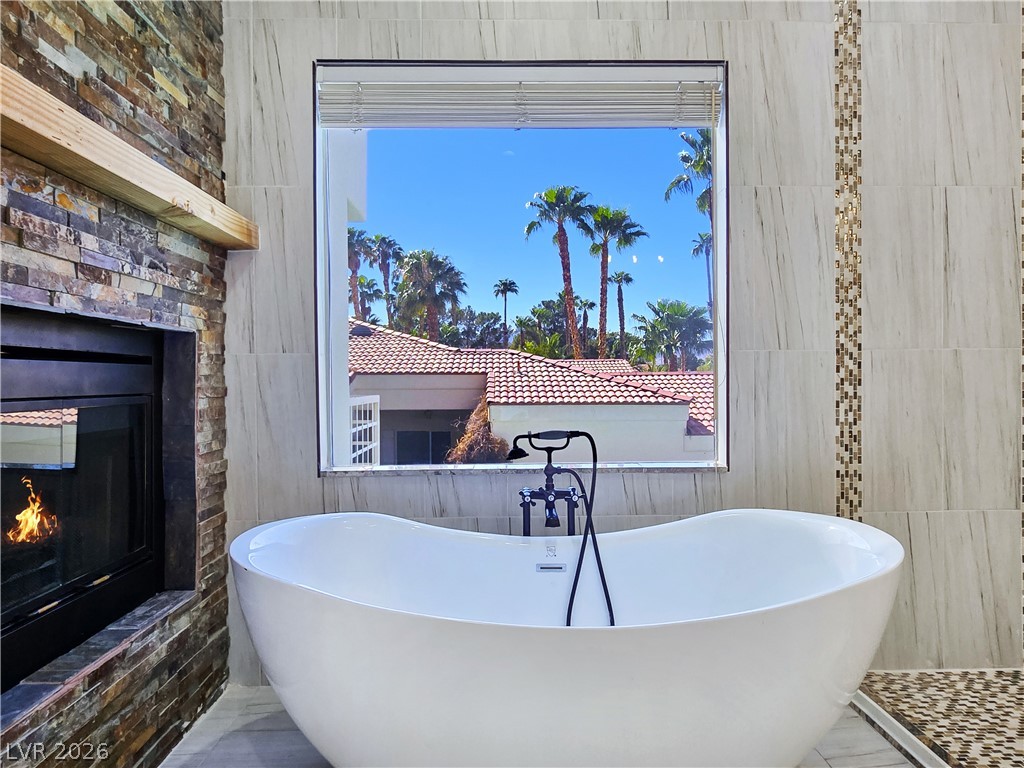 5205 Coral Glow Court Property Photo 19