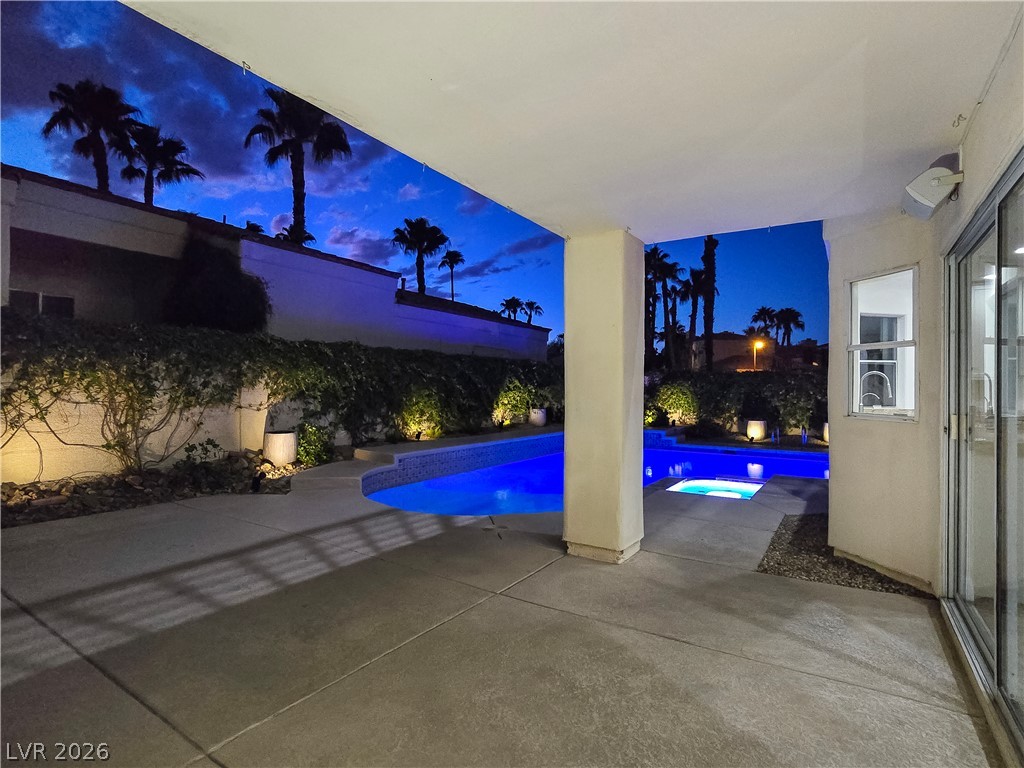 5205 Coral Glow Court Property Photo 27