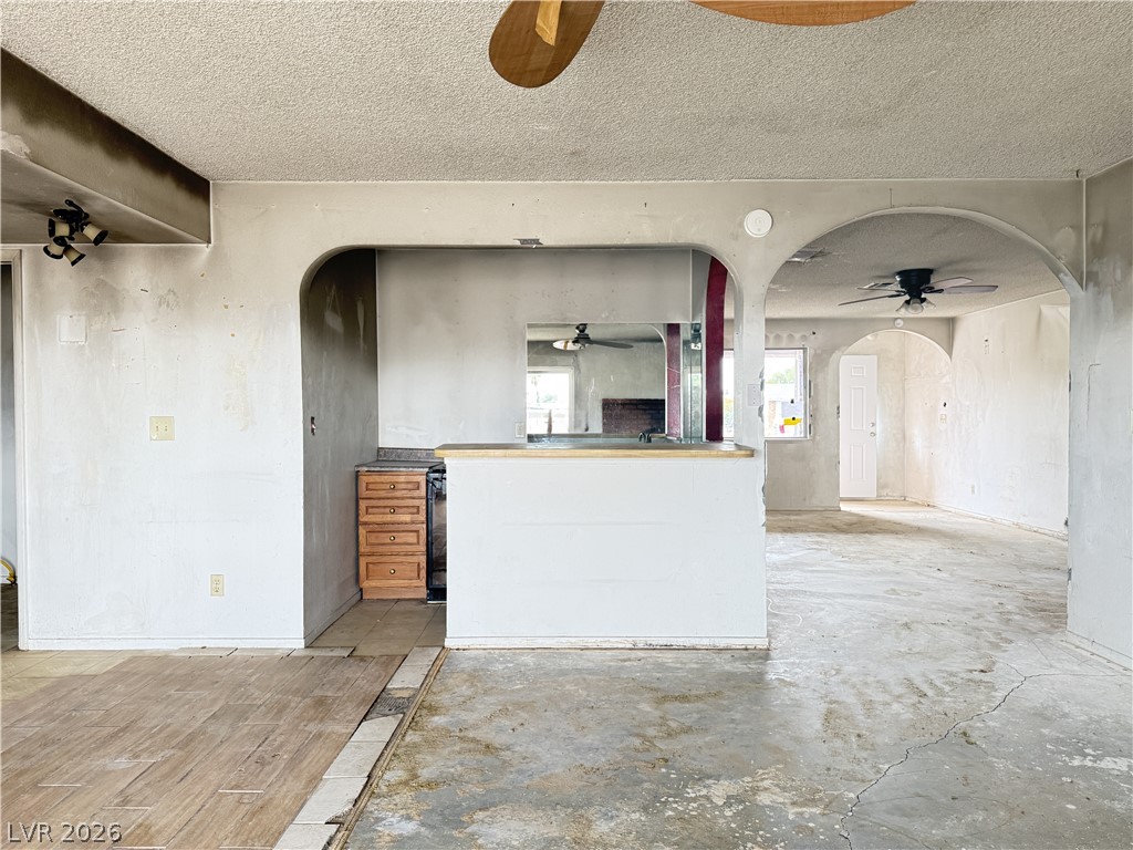 4233 Kensington Way Property Photo 6