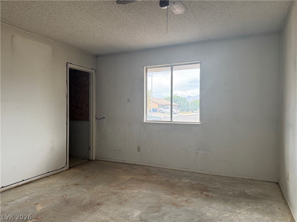 4233 Kensington Way Property Photo 13