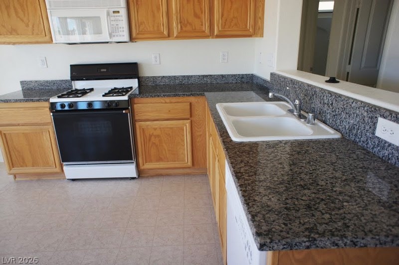 5644 Granville Lake Street Property Photo 6