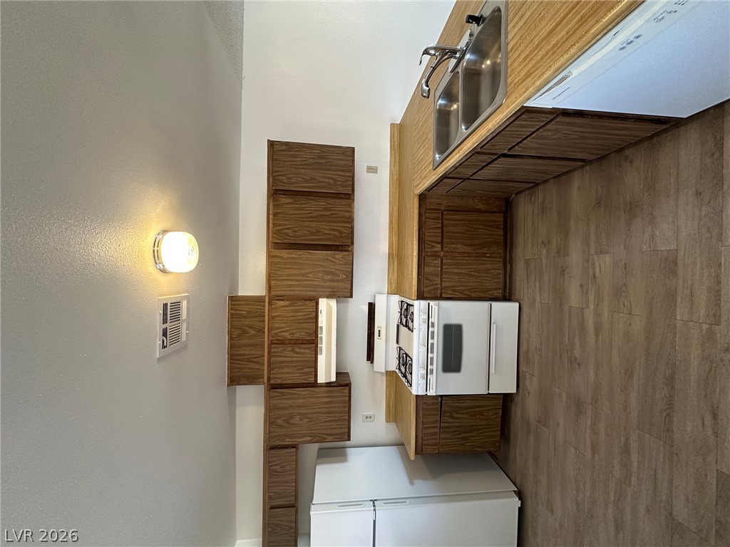547 Barrett Street 0 Property Photo 4