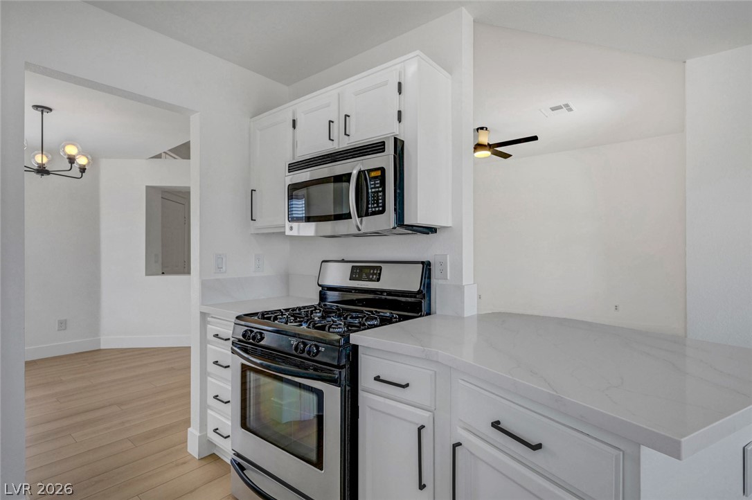 400 Breeze Way Property Photo 14