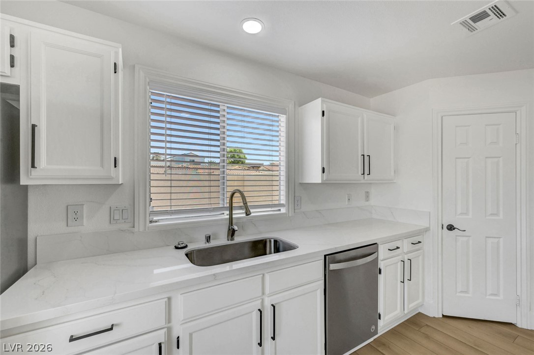 400 Breeze Way Property Photo 17