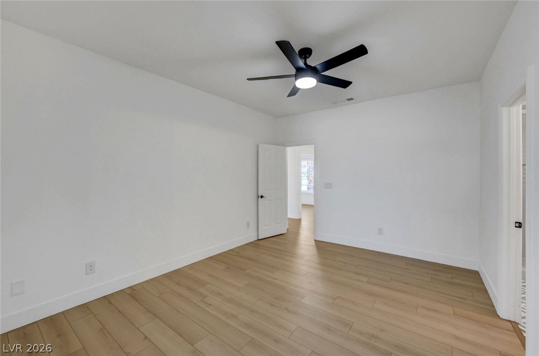 400 Breeze Way Property Photo 21