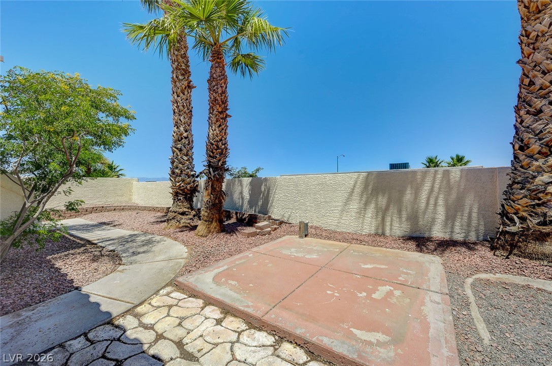 400 Breeze Way Property Photo 30