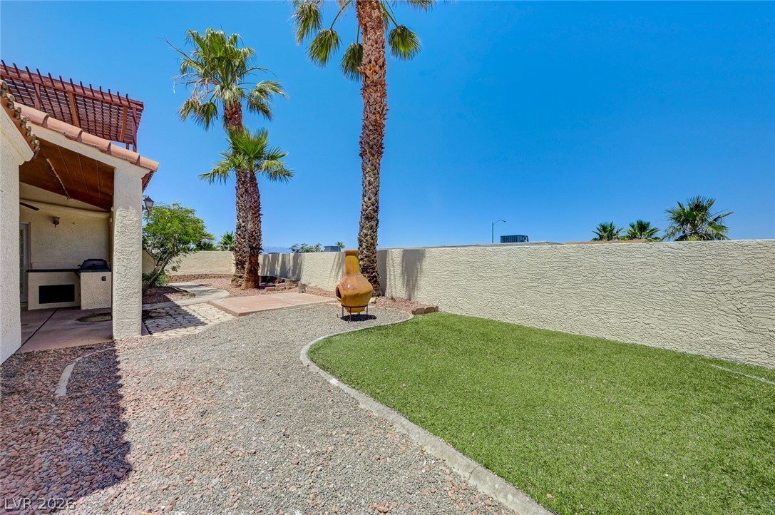 400 Breeze Way Property Photo 33