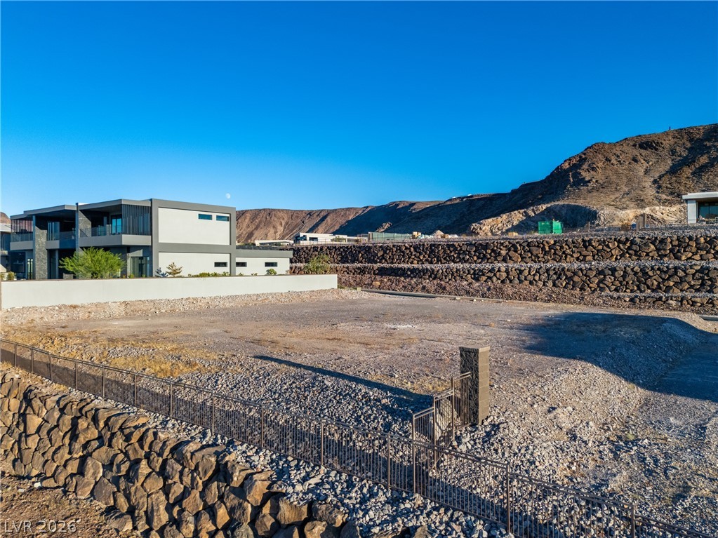 7 Sunset Strip Property Photo 23