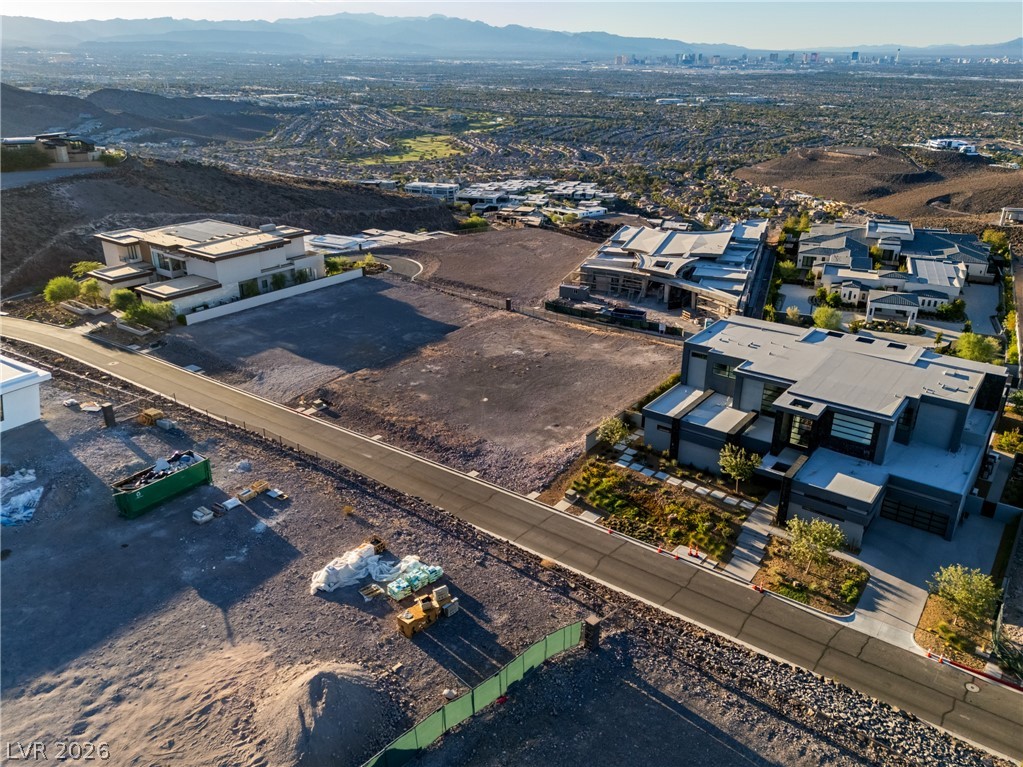 7 Sunset Strip Property Photo 31